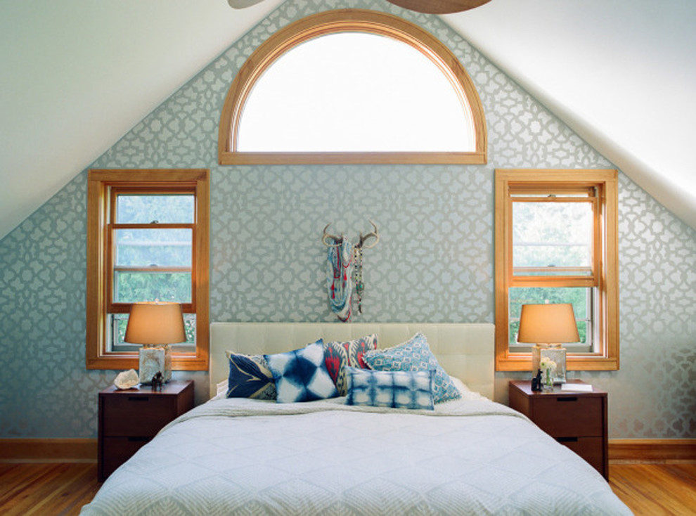 Transitional home design photo in New York