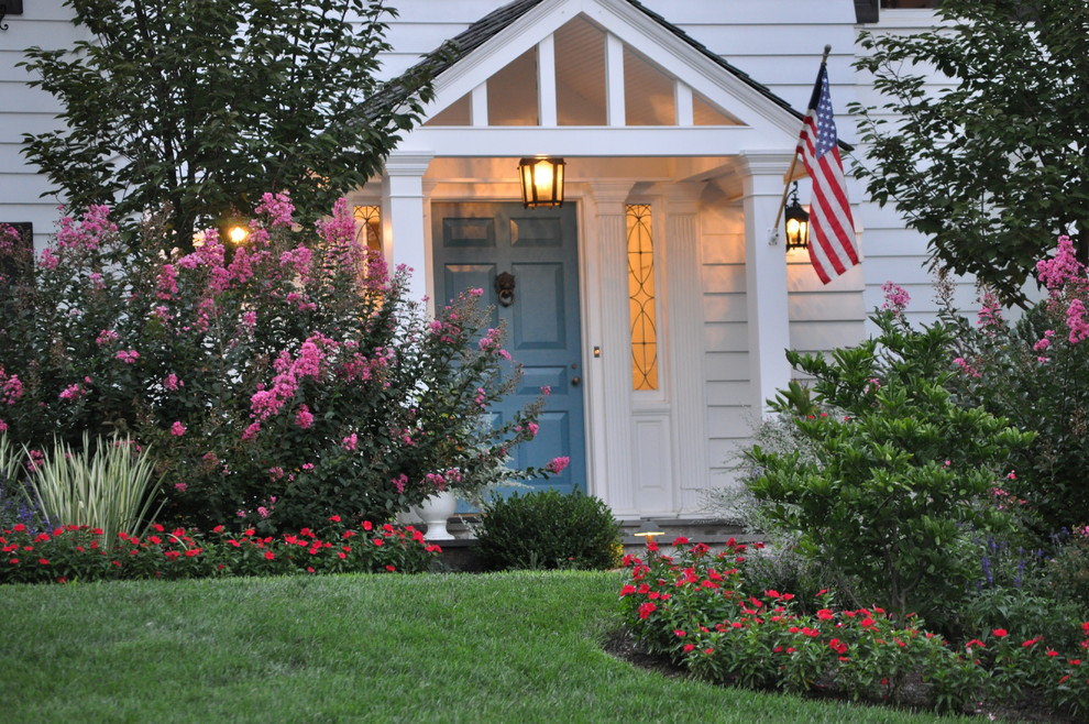 Inspiration for a traditional garden in Philadelphia.