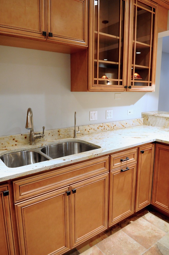 Example of a transitional kitchen design in Chicago