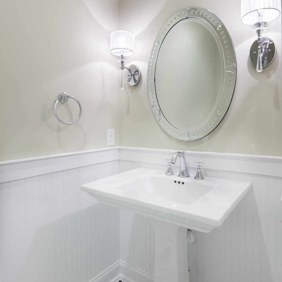 Inspiration för ett vintage vit vitt badrum med dusch, med luckor med infälld panel, svarta skåp, ett badkar i en alkov, en dusch/badkar-kombination, vit kakel, tunnelbanekakel, vita väggar, ett undermonterad handfat, flerfärgat golv och dusch med duschdraperi