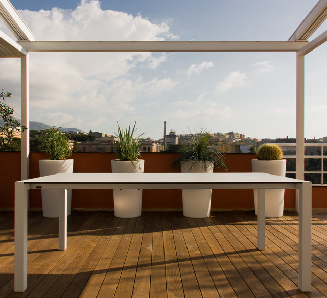 Attico all'undicesimo piano contemporary-deck