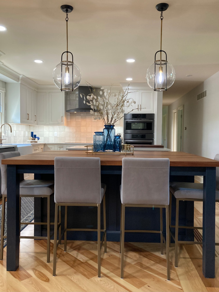 Kitchen - transitional kitchen idea