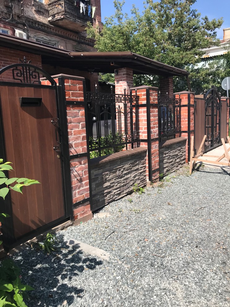 Участок в застройке старого Владивостока