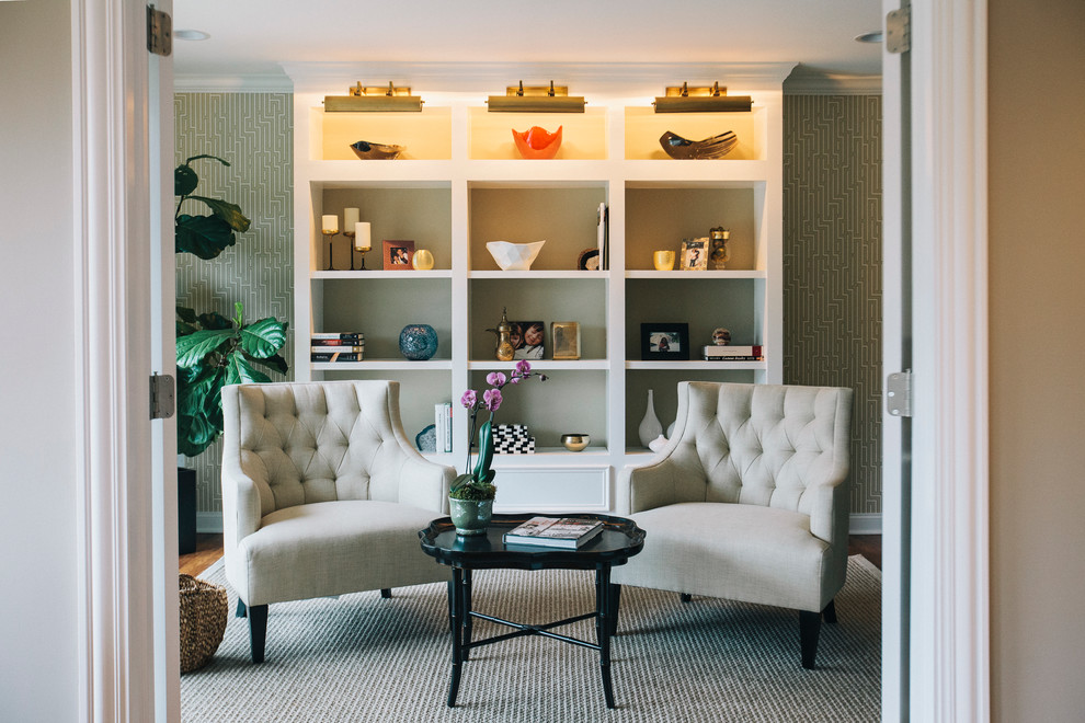 Example of a transitional home design design in Chicago