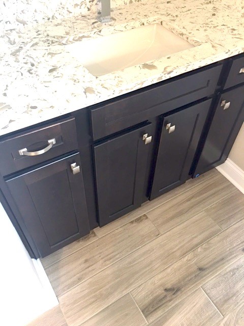 Home design - transitional home design idea in Columbus