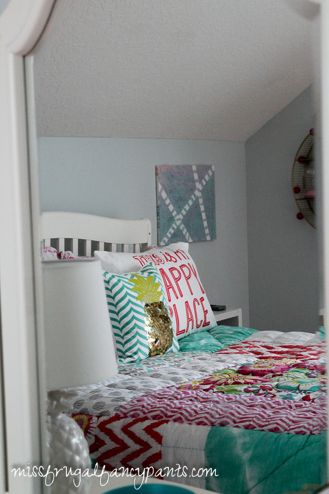 Inspiration for a mid-sized contemporary kids' room for girls in Tampa with grey walls and carpet.