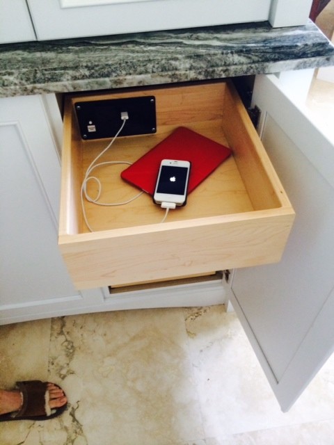 Transitional kitchen photo in Miami