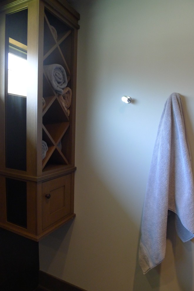 Example of a transitional home design design in Indianapolis