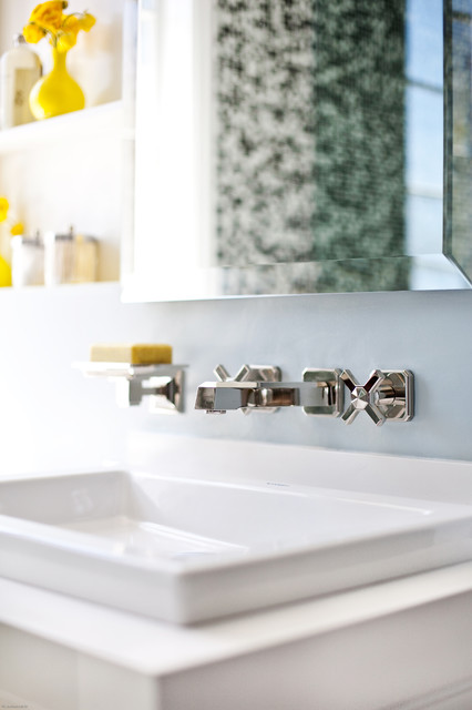 2010 Decorator Showcase modern-bathroom