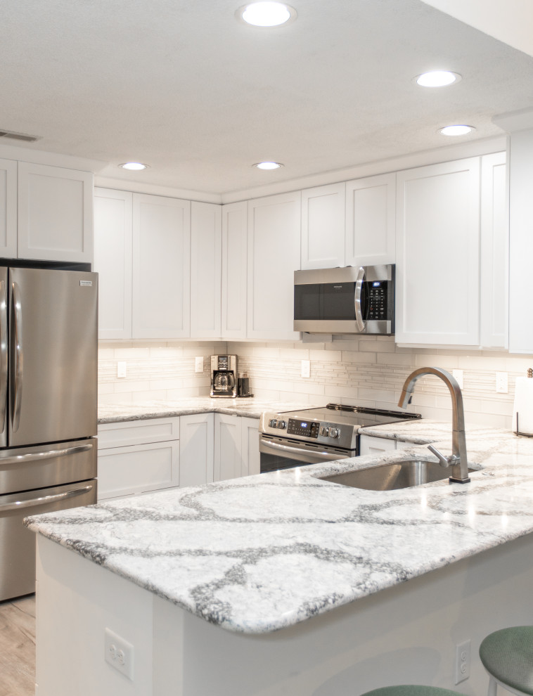 Kitchen - contemporary kitchen idea