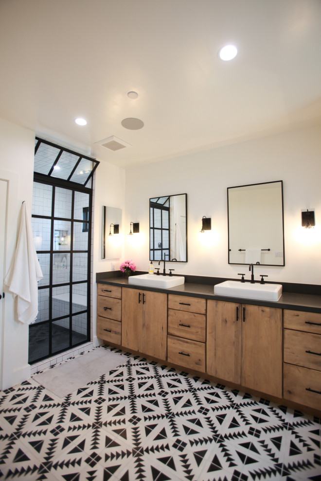Bathroom - transitional master bathroom idea in Los Angeles