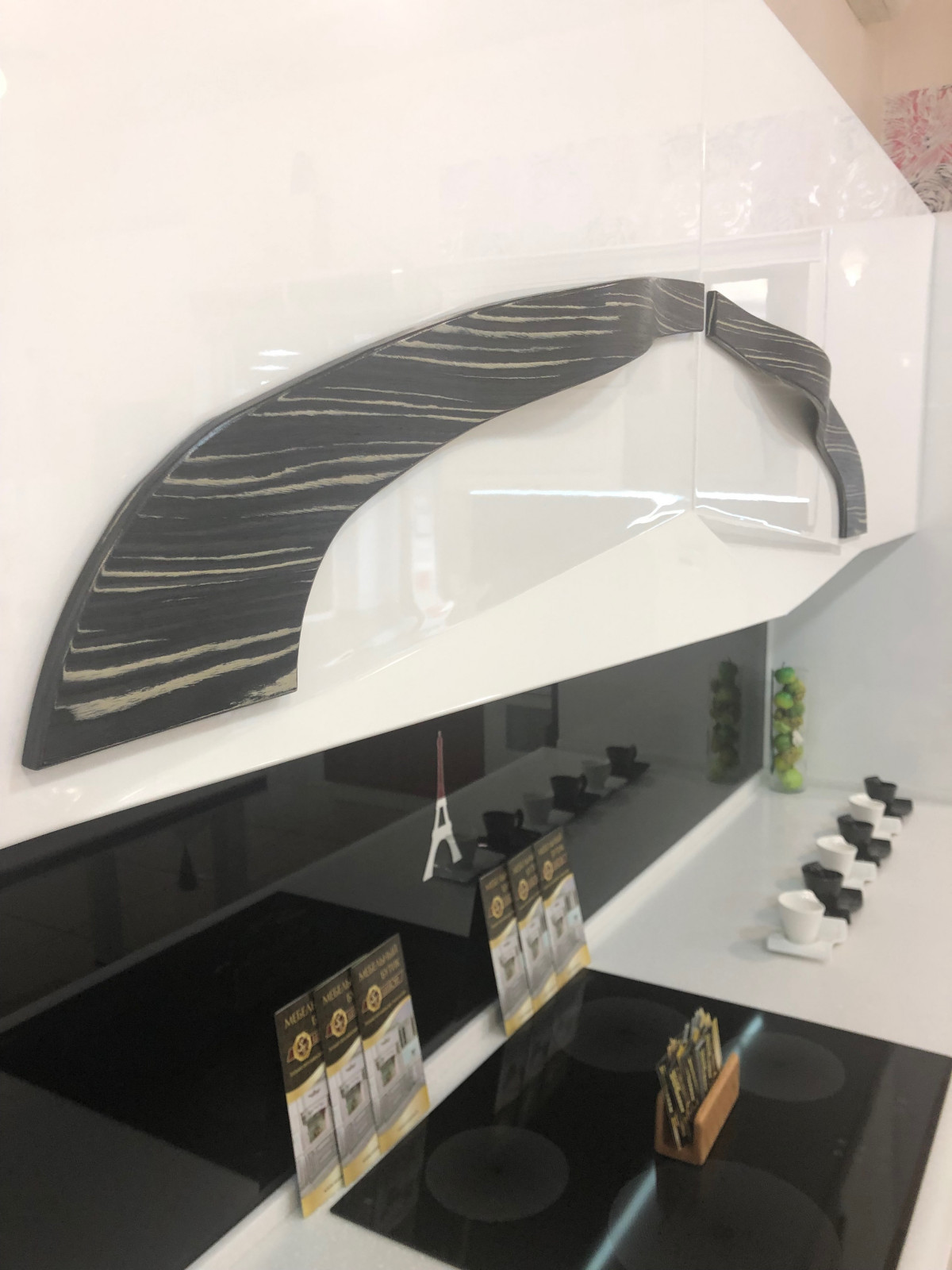 Белая кухня