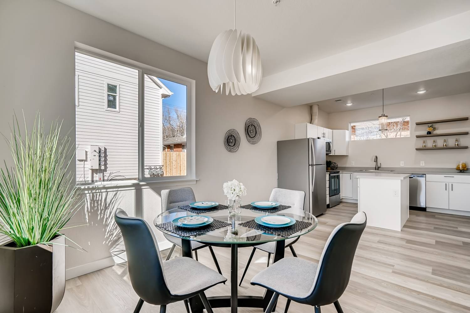 Open floor plan kitchen and dining room