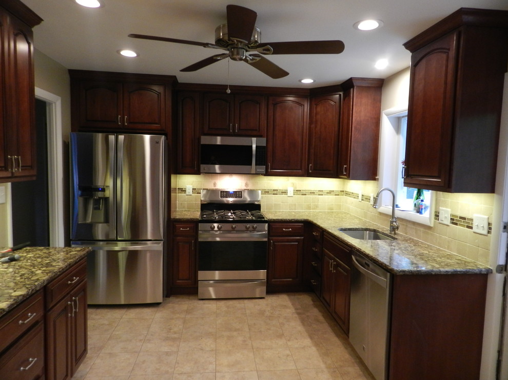 Kitchen - kitchen idea in Baltimore