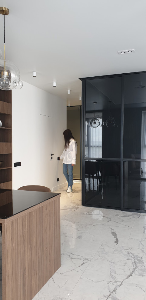 №6. ЖК на Декабрьских событий.