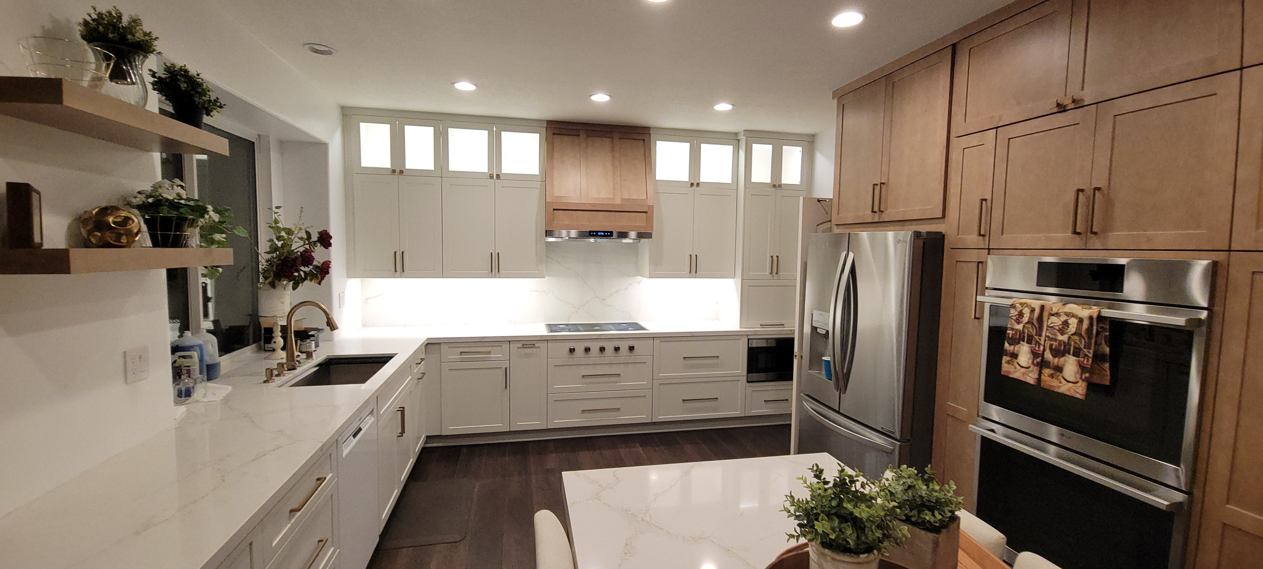 Inspiration for a country kitchen remodel in Los Angeles