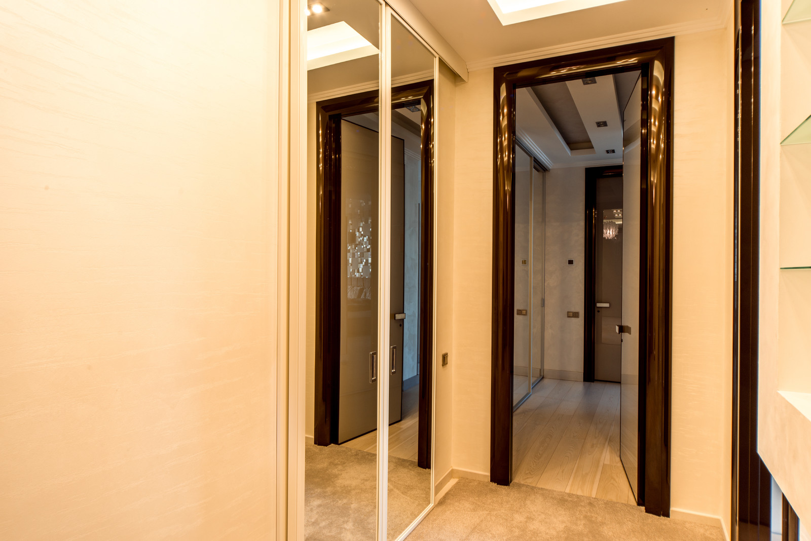 Отделка квартиры деревом