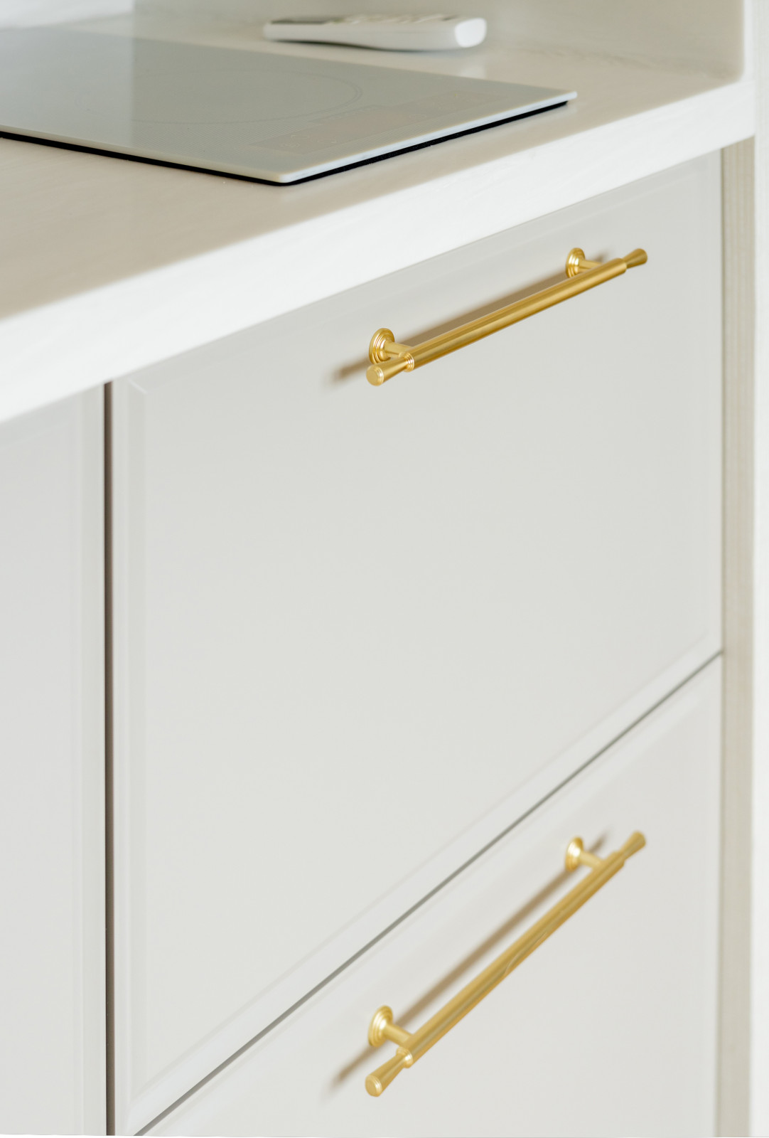 Квартира-студия 28м2 в городе Сочи или "50оттенков золота"