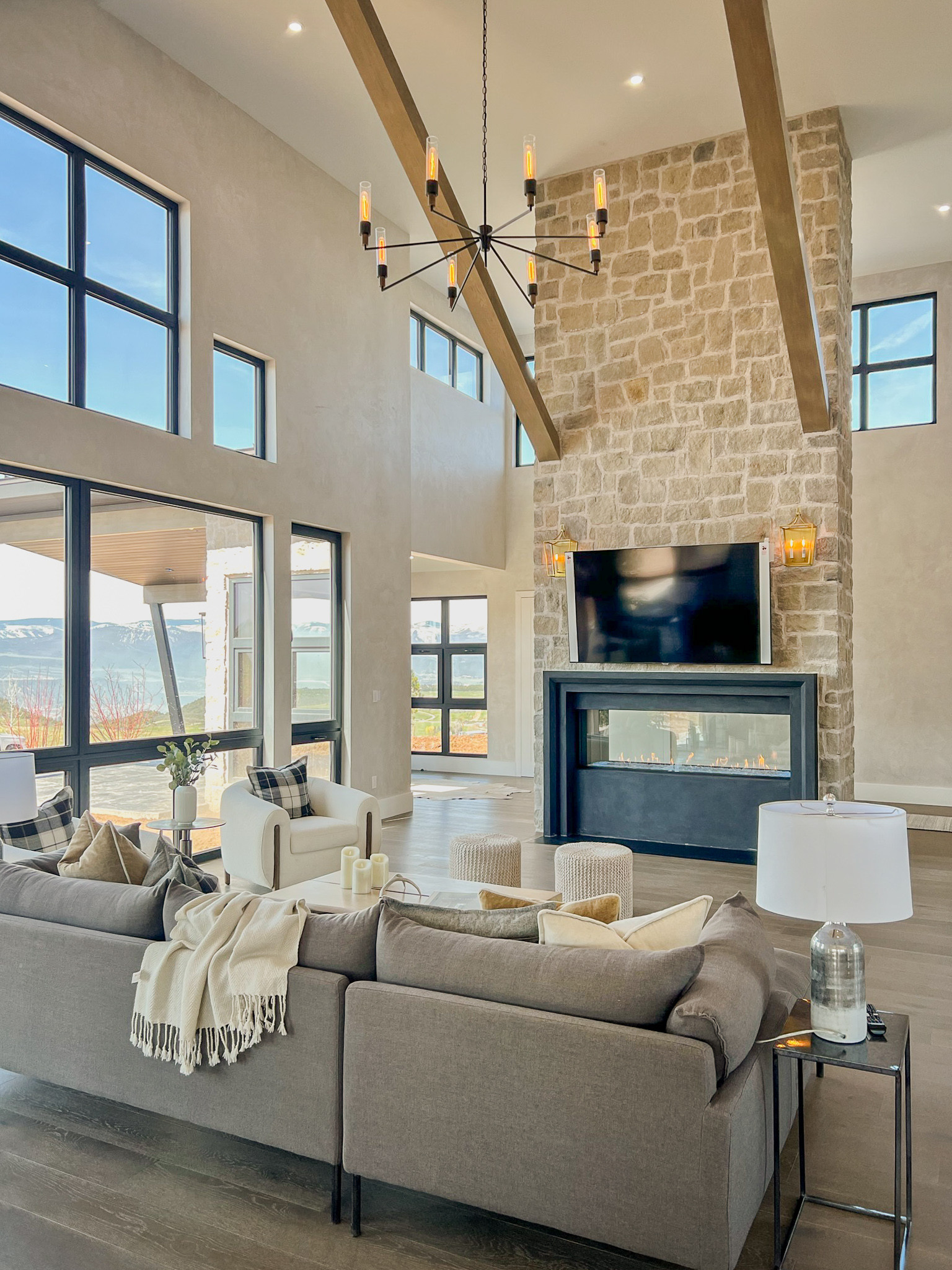 Hilltop Vista Residence