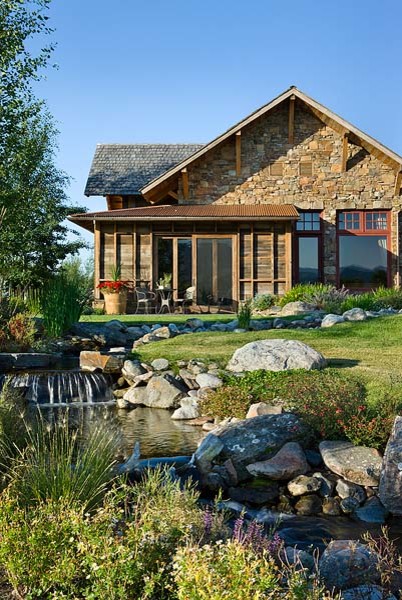 Inspiration for a rustic full sun landscaping.