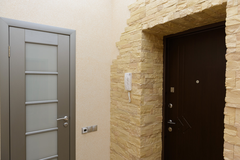 Прихожая в новостройке на 1 Мая