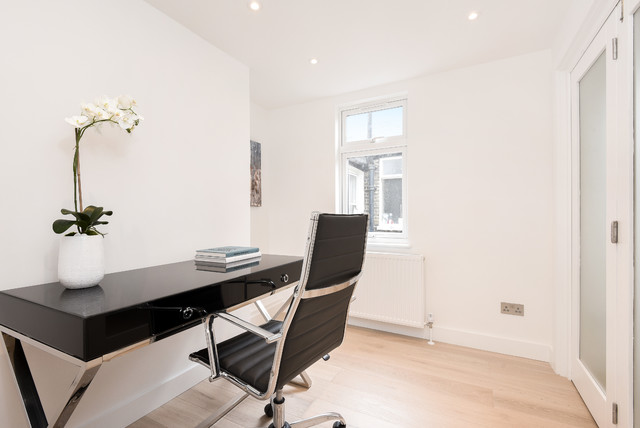 Contemporary home office in London.
