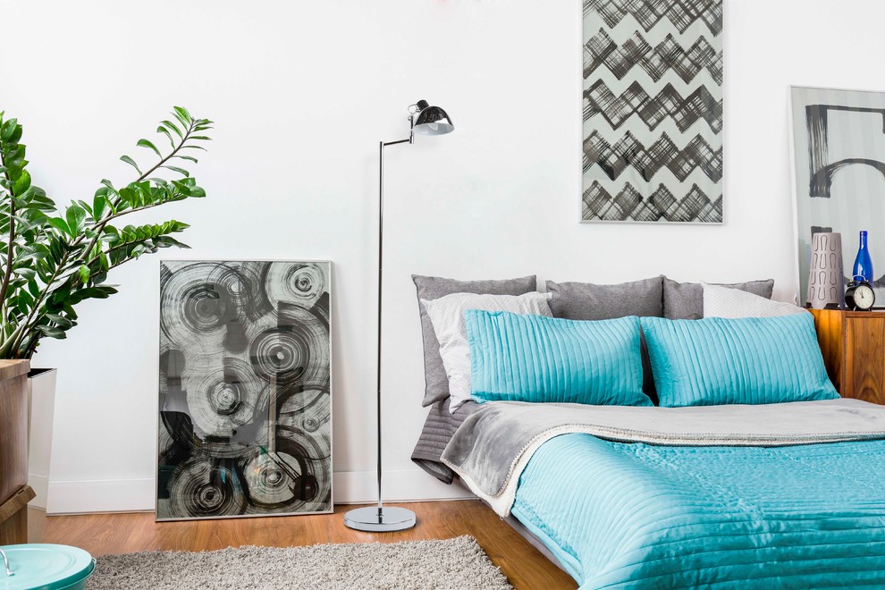 Современная спальня в серо-голубых тонах