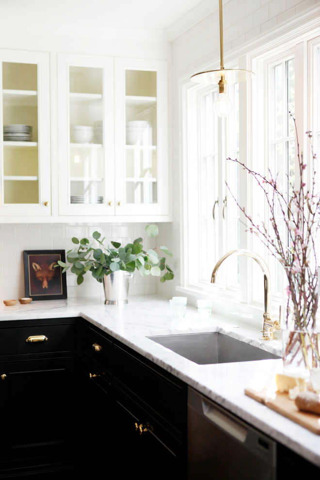 Transitional kitchen photo in Seattle