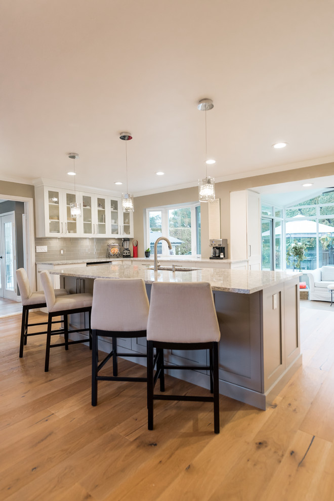 Inspiration for a transitional kitchen remodel in Vancouver