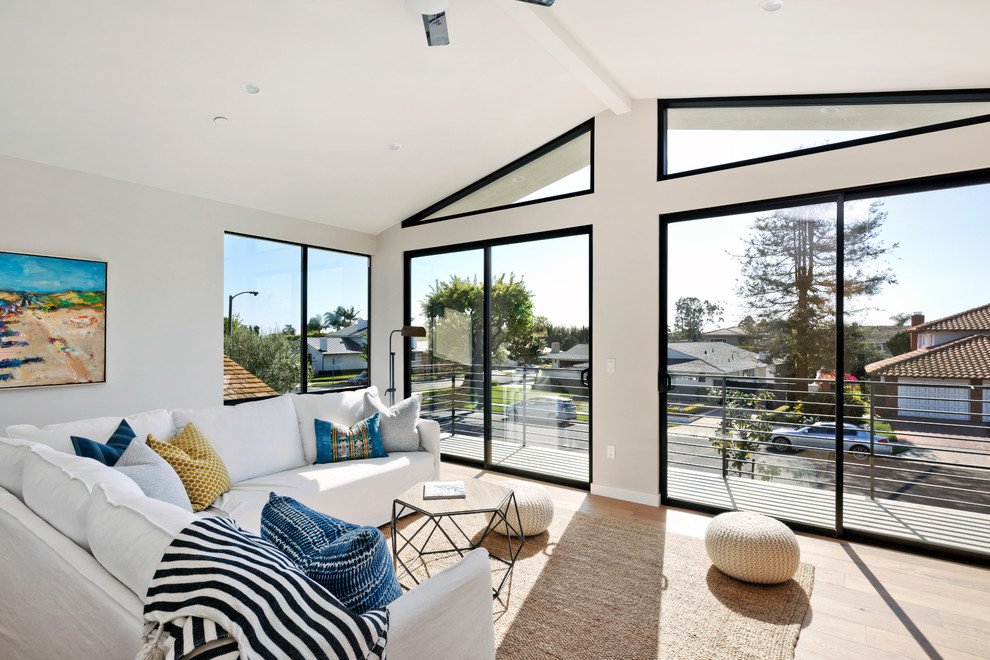 Living room - 1960s living room idea in Orange County