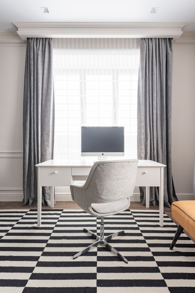 Рабочий стол в детскую