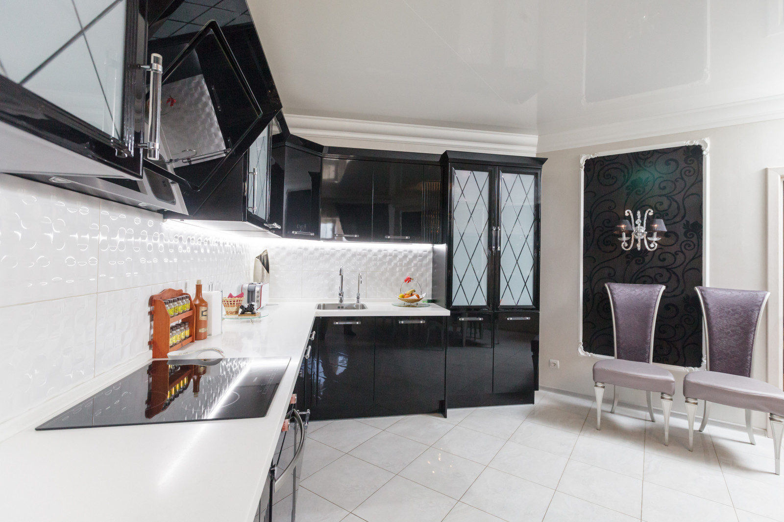 Черное и цветное