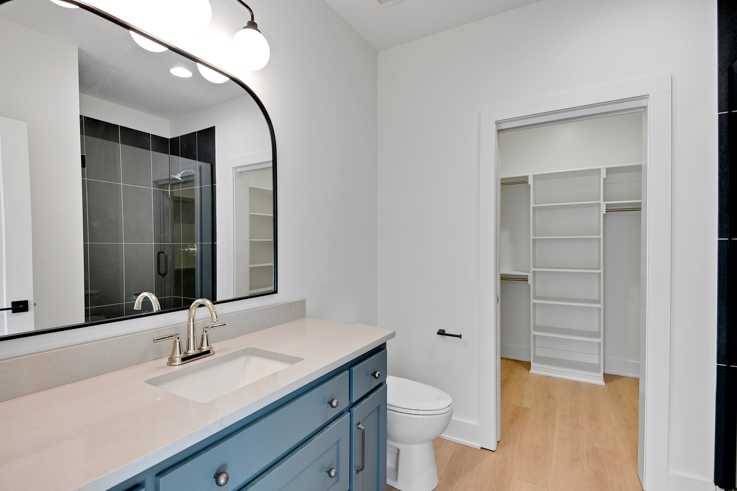 148th and Switzer, Custom Build
