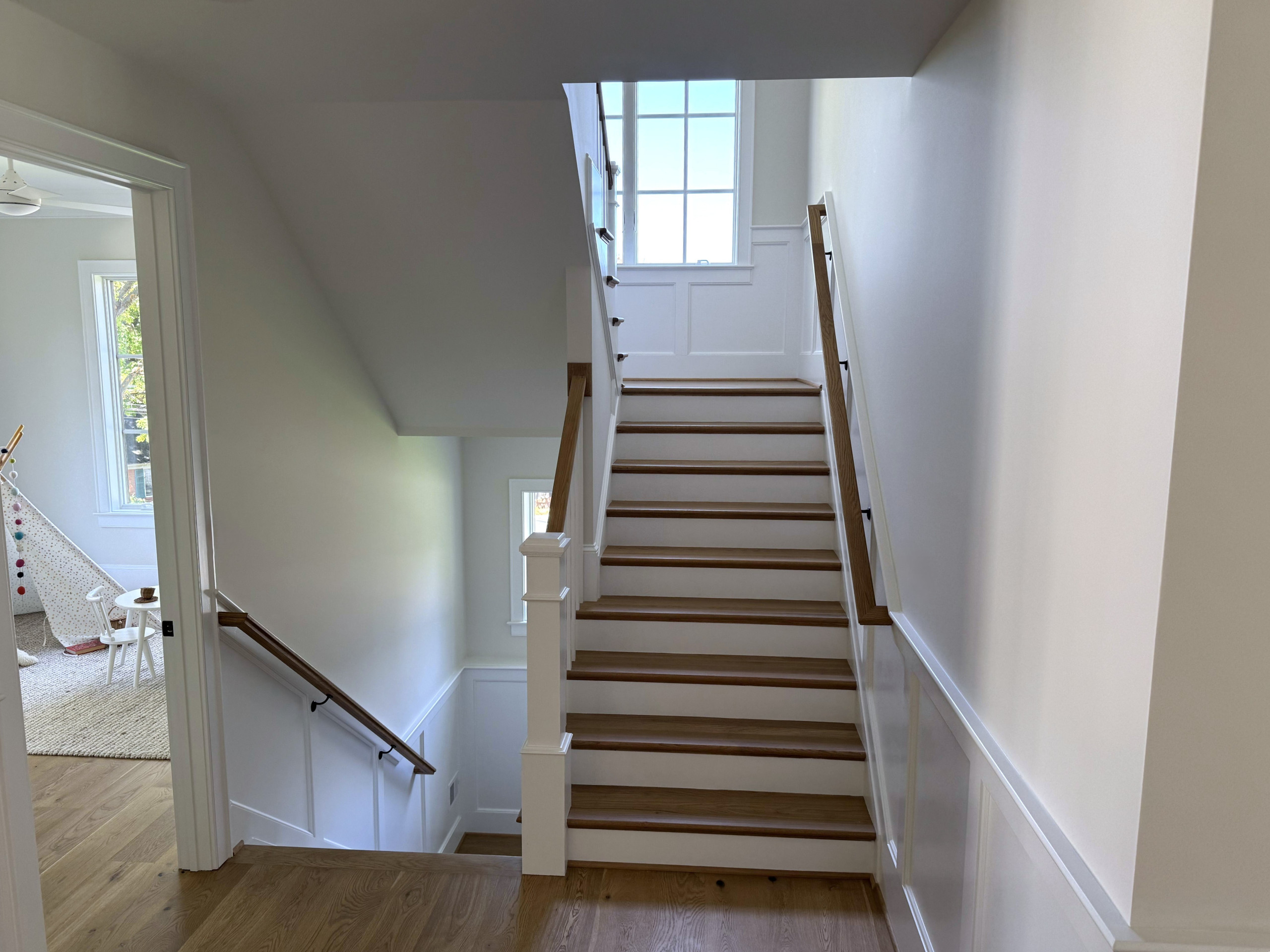 141_Timeless U Shaped Stair with Traditional Box Newels, Arlington, VA 22207
