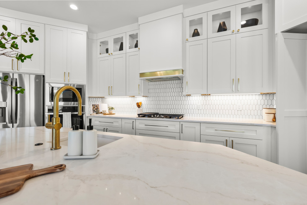 Kitchen - transitional kitchen idea