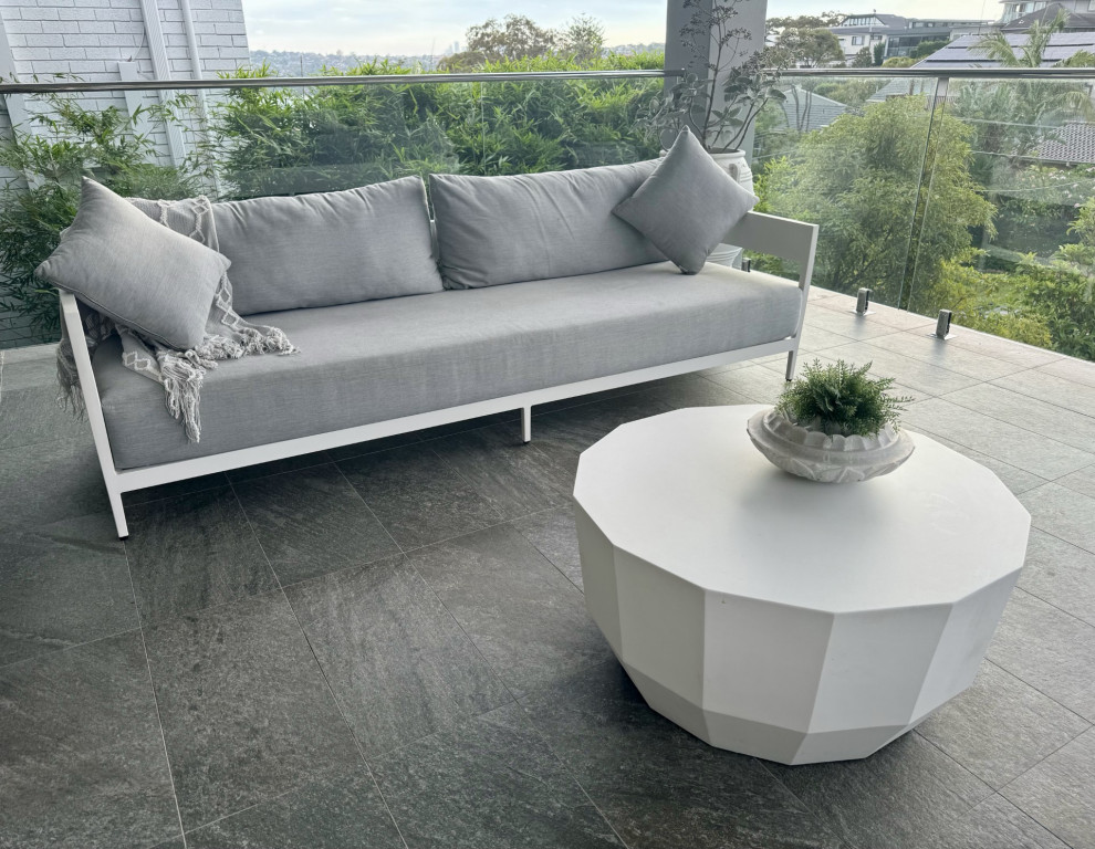 Design ideas for a beach style patio in Sunshine Coast.