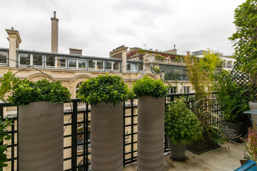 Balcon?[Exemple de balcon With un garde-corps en métal.]:[Exemple de balcons With un garde-corps en métal.]