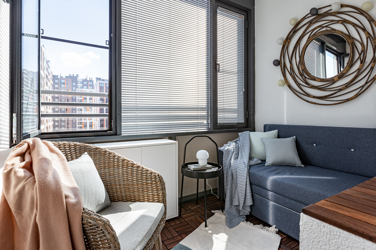 Цвет и геометрия в квартире для юной девушки