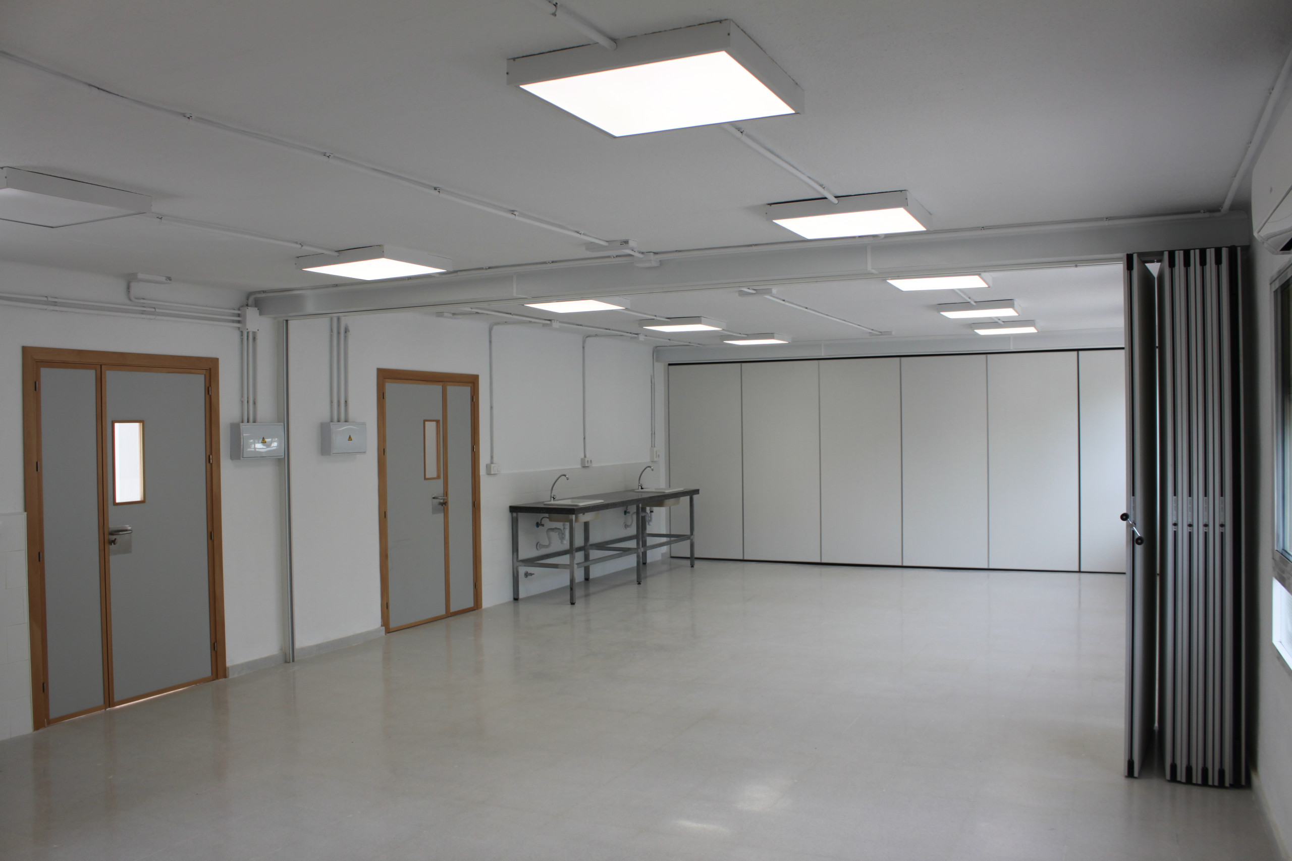 LABORATORIOS Y REFORMA DE ACCESOS EN CENTRO EDUCATIVO