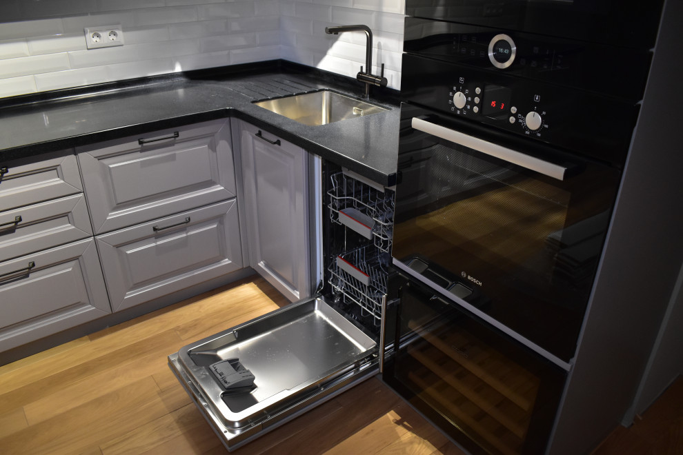 Кухня ЭКО массив бука с акриловой столешницей