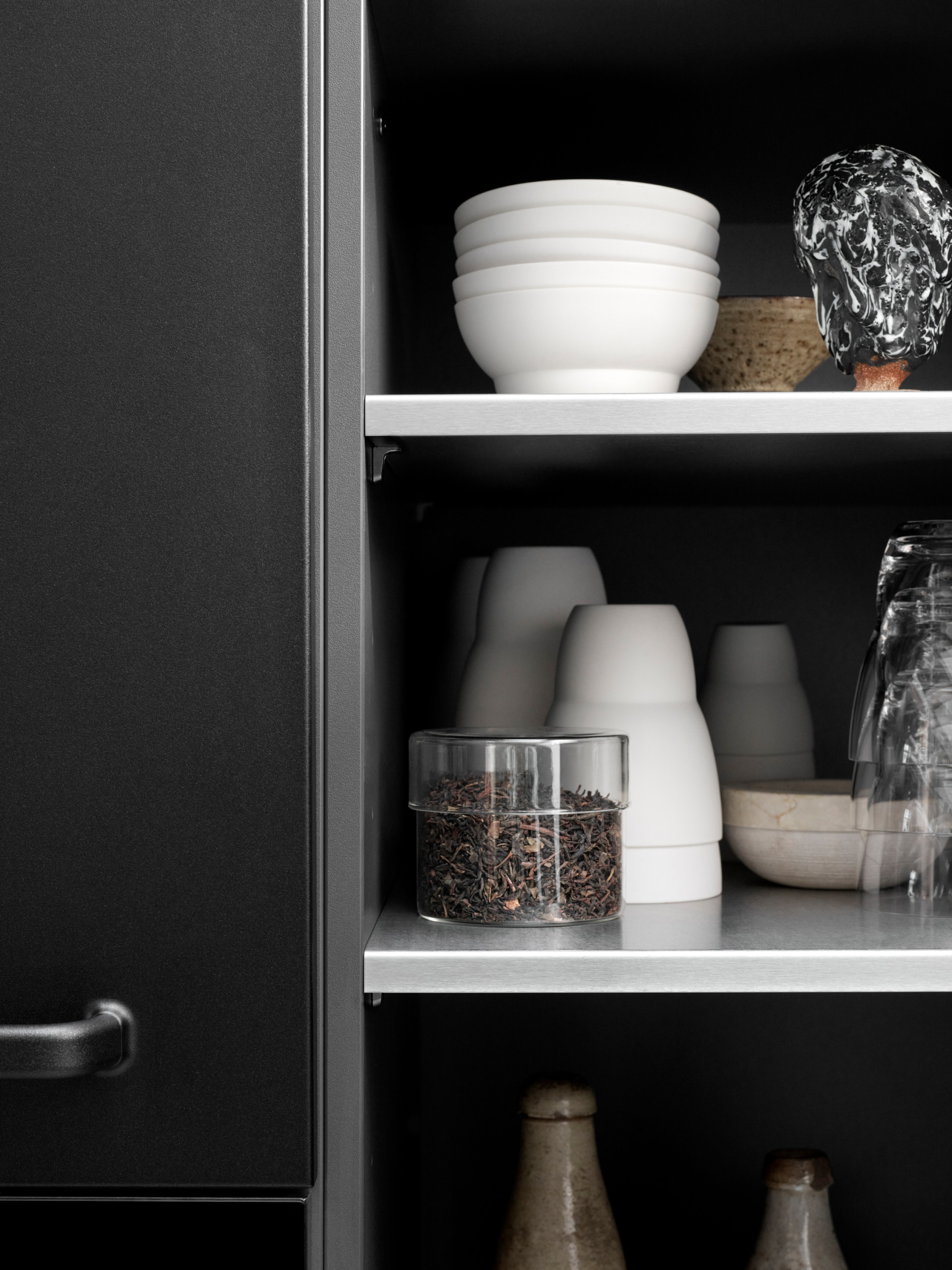 V1 BLACK KITCHEN