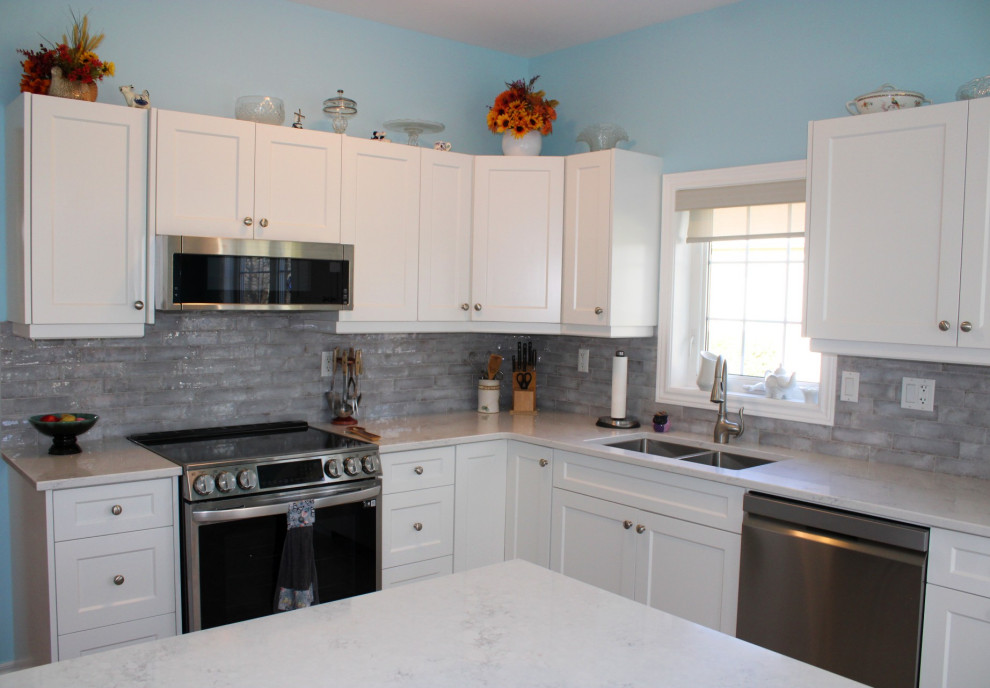 Kitchen - kitchen idea in Toronto
