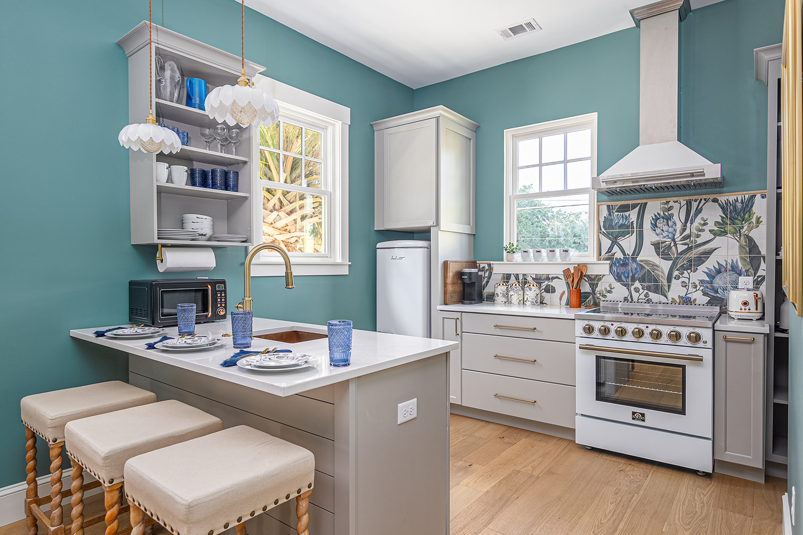 The Dragonfly Cottage/Carriage House