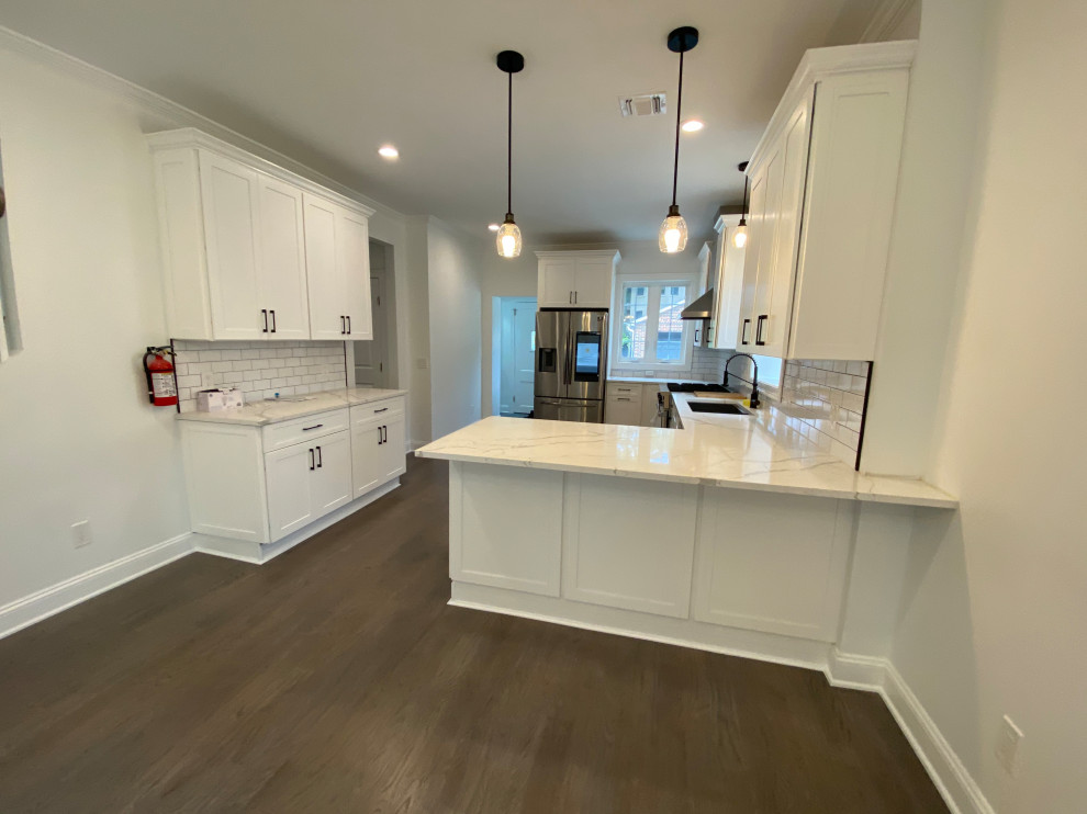 Open Kitchen with Marble-Look Peninsula
