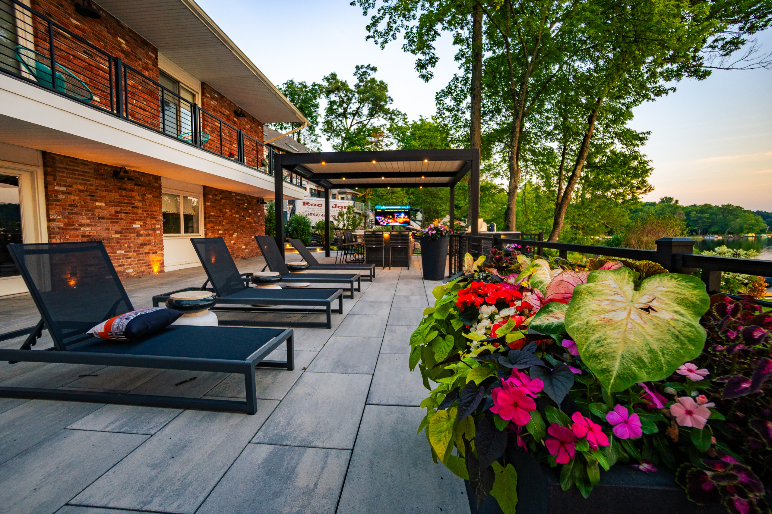 Pines Lake Modern Retreat