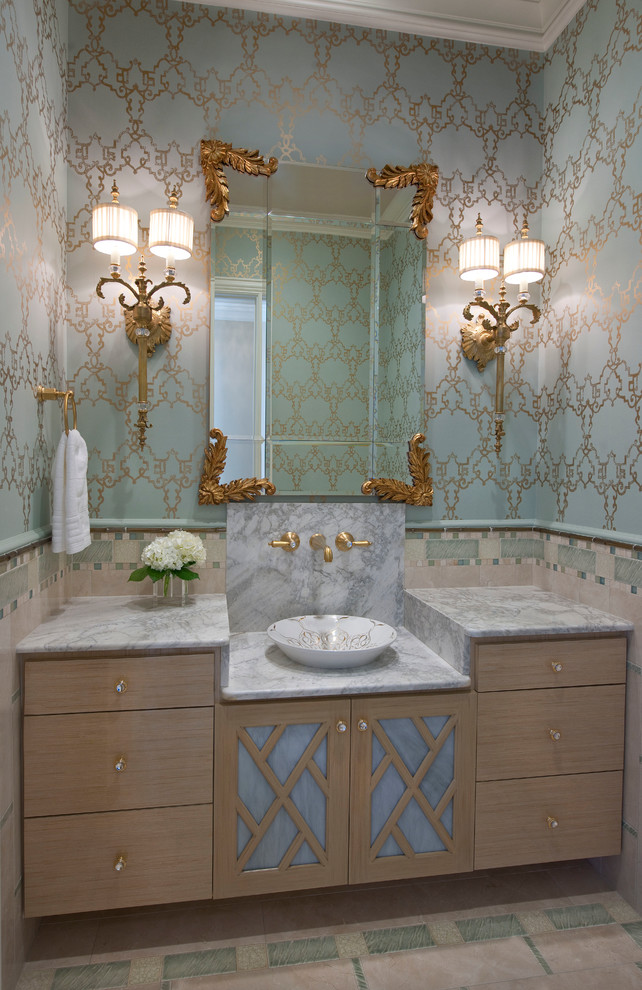 Inspiration for a traditional powder room in Dallas.