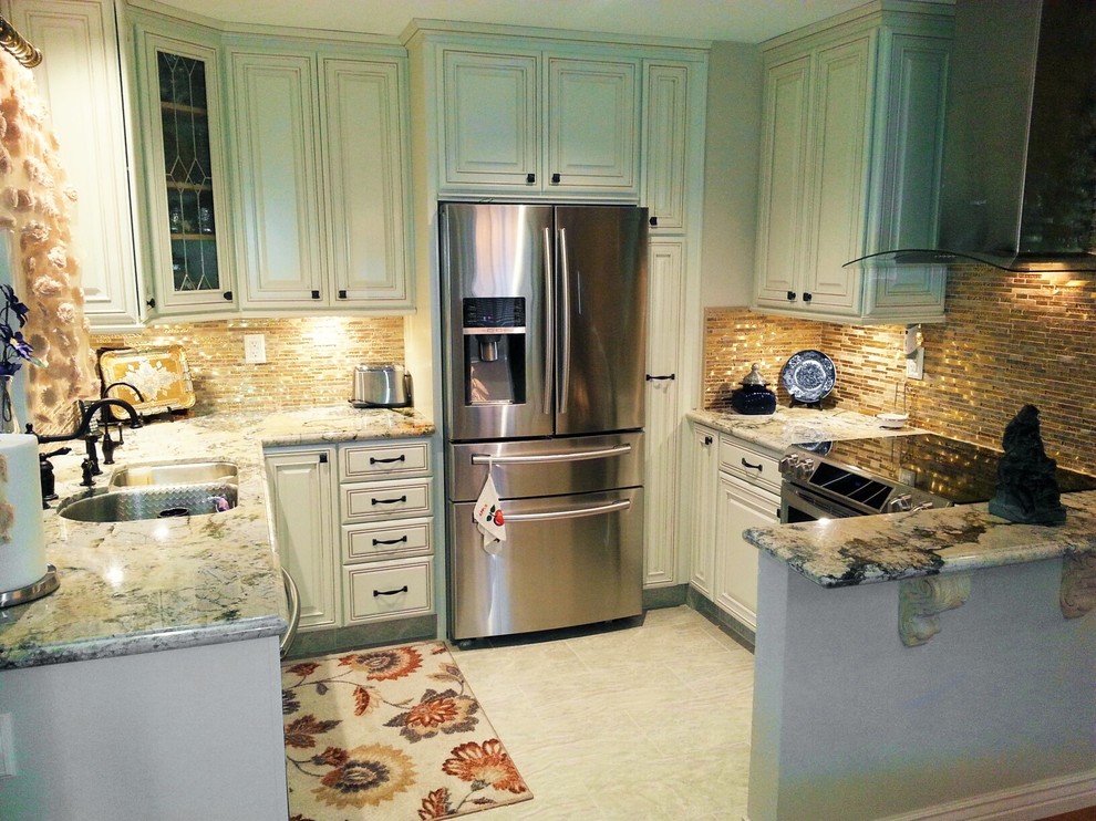 Inspiration for a transitional kitchen remodel in San Francisco