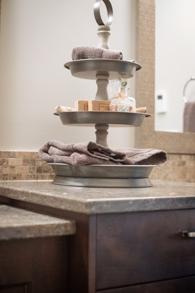 Inspiration for a rustic home design remodel in Vancouver