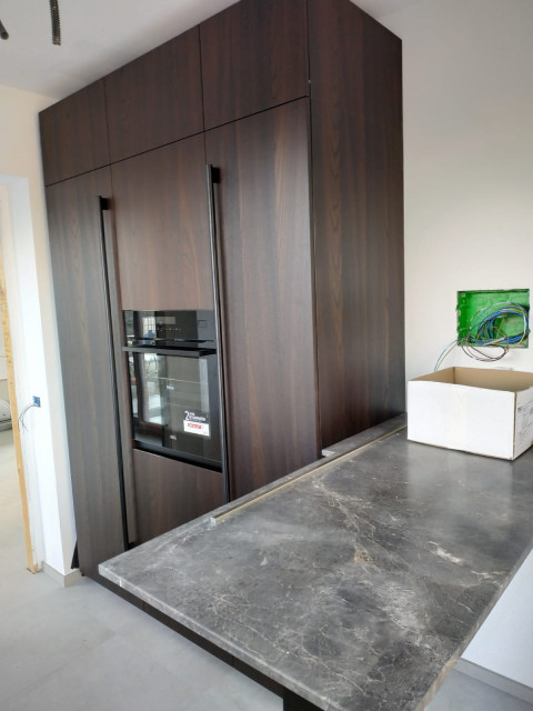 E0 fenix rosso Jaipur e castagno termizzato rustic-kitchen