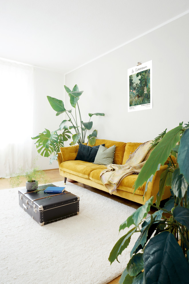 Пример оригинального дизайна: маленькая изолированная гостиная комната в стиле шебби-шик для на участке и в саду